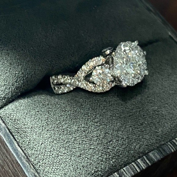 *SOLD*14k white gold diamond wedding set - Picture 10 of 12